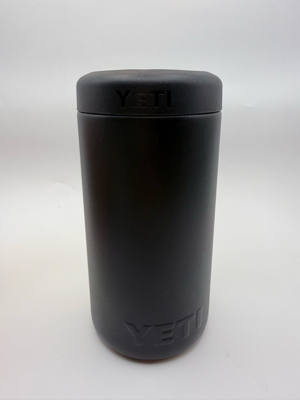 Yeti Rambler Colster 12oz Slim Can Insulator Black EUC